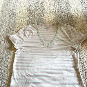 Women’s sage and red v neck tshirt